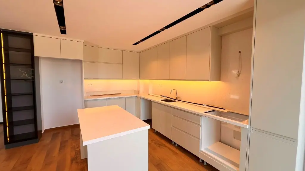 Fitted kitchen